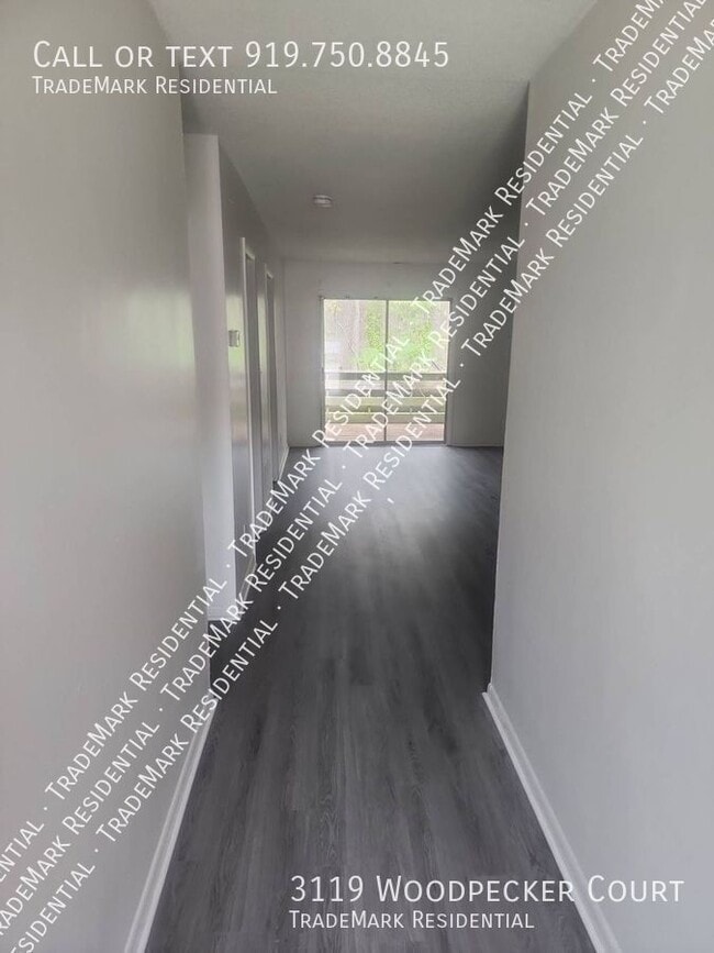 Building Photo - 3119 Woodpecker Ct