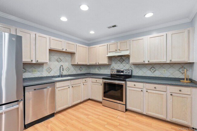 Building Photo - 104 Sparrow Ridge Rd