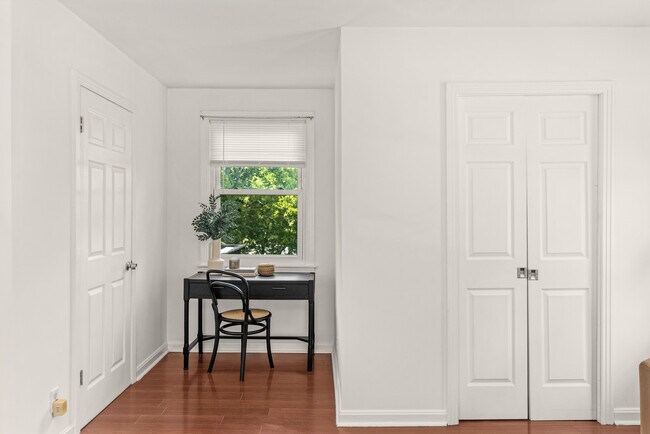 Building Photo - 5708 Vine Ridge Dr