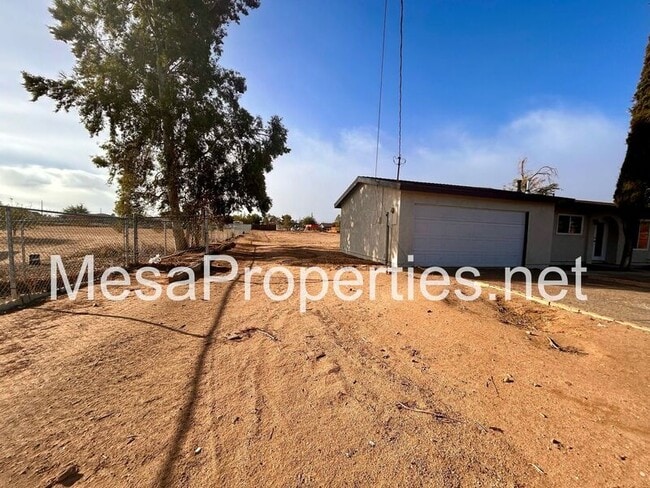 Building Photo - 16559 Manzanita St
