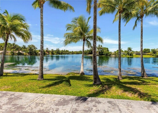 Building Photo - 14415 N Kendall Dr