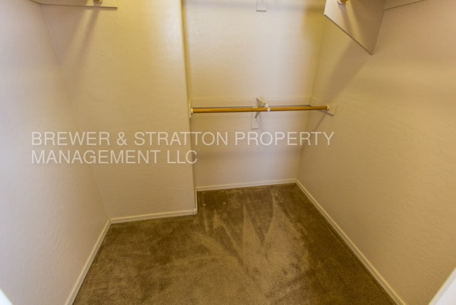 Building Photo - 6710 E University Dr