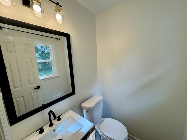 Building Photo - 3207 Searcy Dr NW