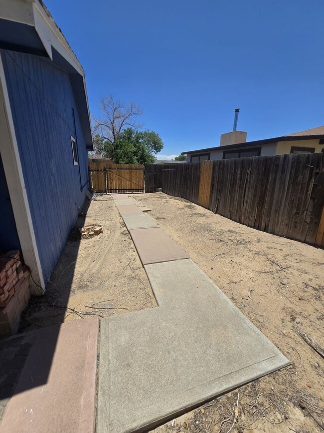 Building Photo - 3 bedroom, 2 bathroom home in Rio Rancho L...