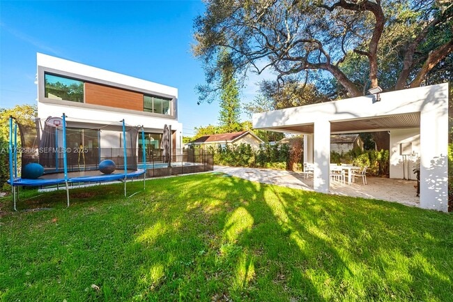 Building Photo - 2572 NE 182nd Terrace