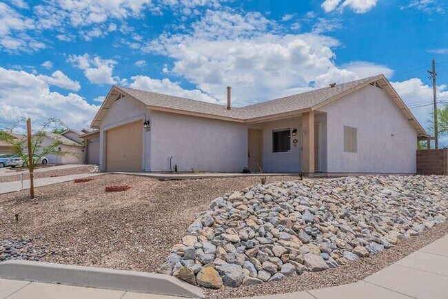 Building Photo - 9746 E Sascha St