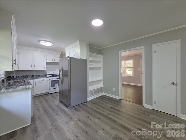 Building Photo - 502 Cardinal Ct