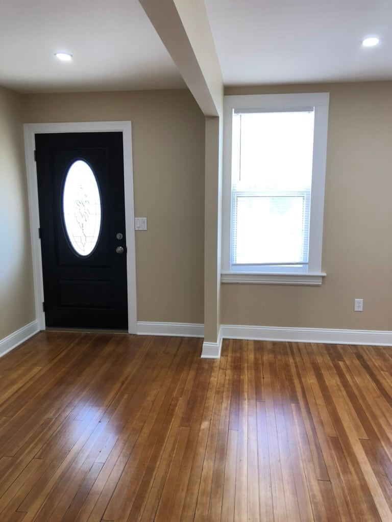 LR Hallway & Front Door - 16 Avenue E