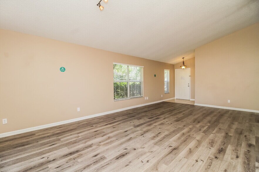 Building Photo - 13803 Riverpath Grove Dr