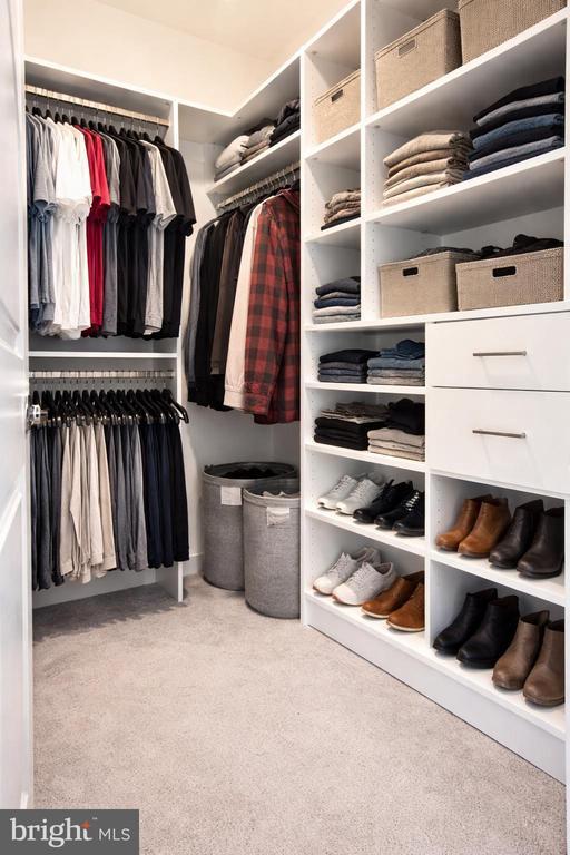 Building Photo - 9584 Fields Rd