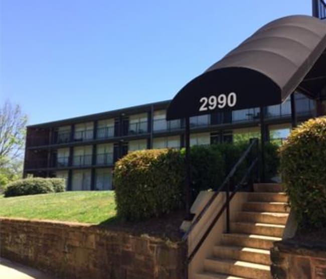 Building Photo - 2990 Rhodes Cir S