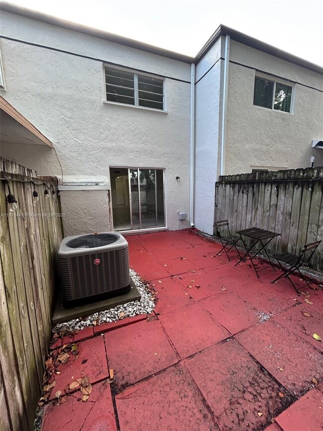 Building Photo - 8014 SW 151st Ct