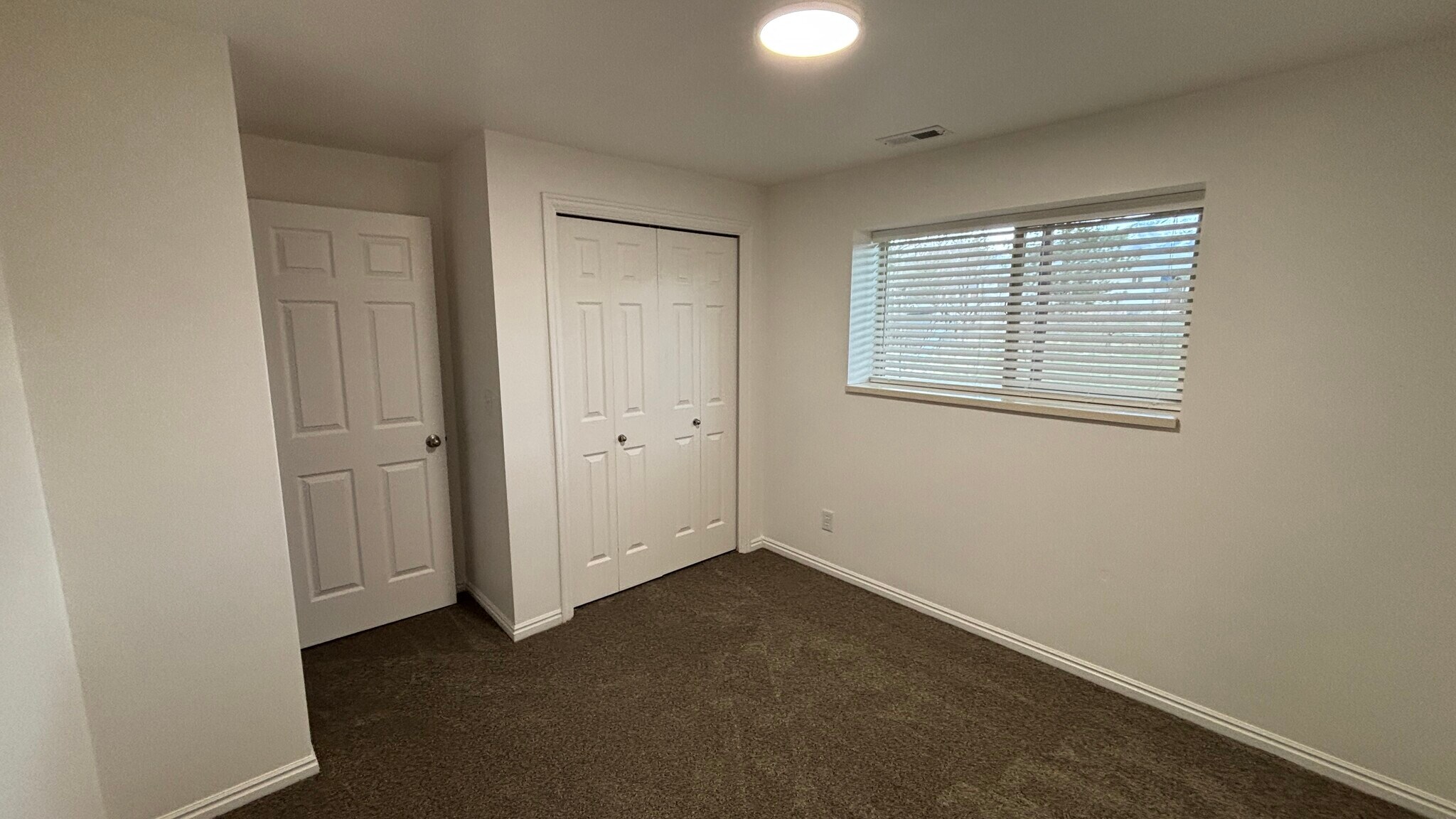 Building Photo - 391 S 1000 W St