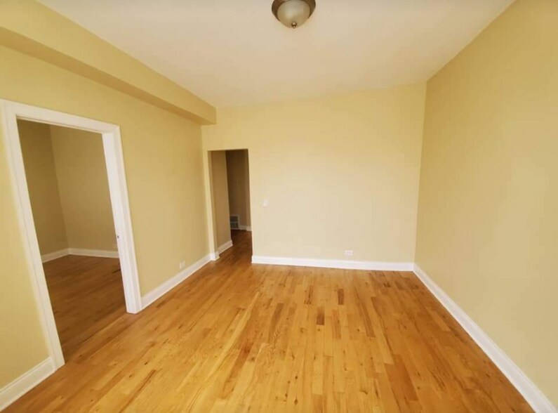 Building Photo - 6507 S Ingleside Ave