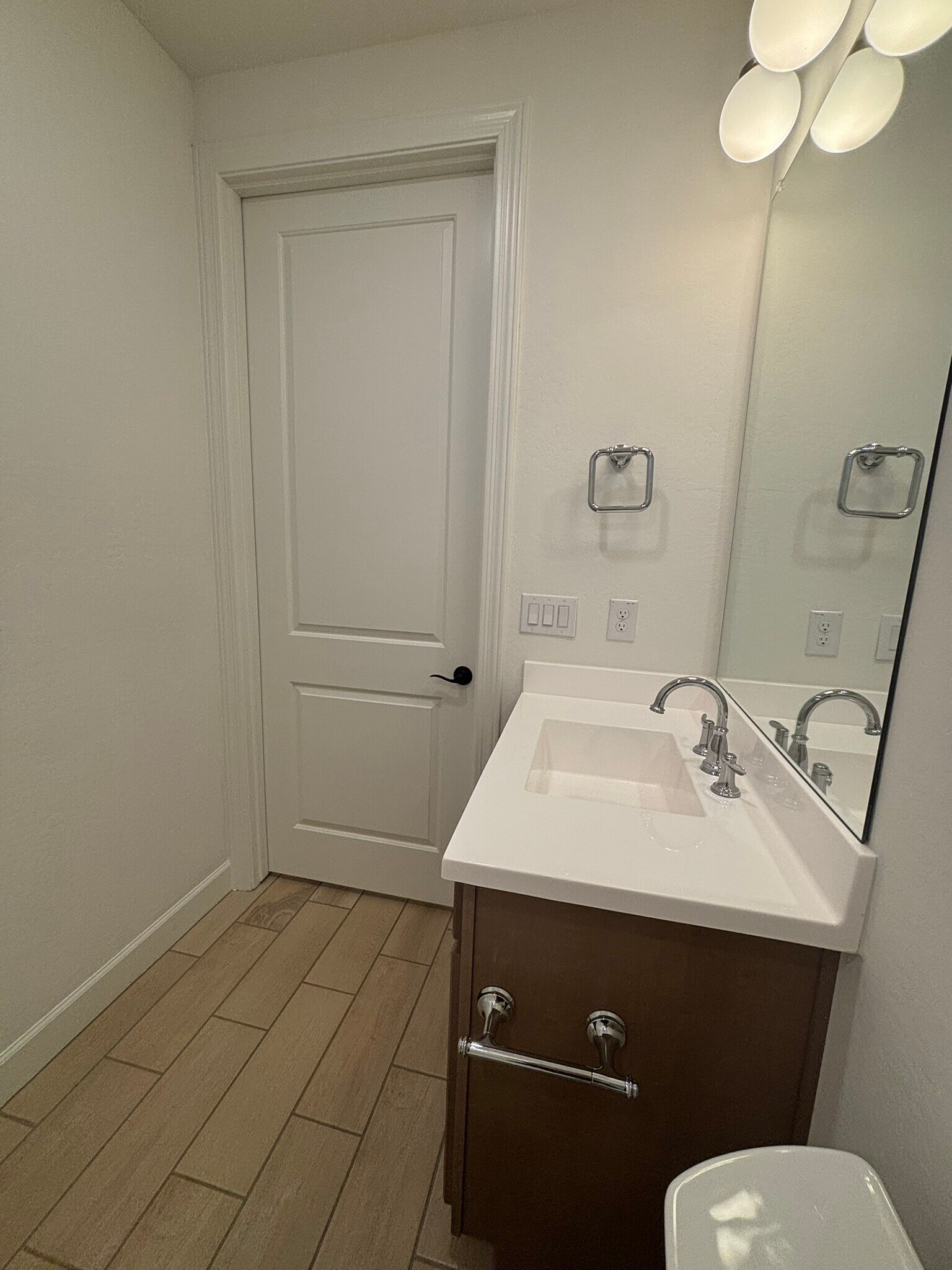 Building Photo - 2121 W Sonoran Desert Dr