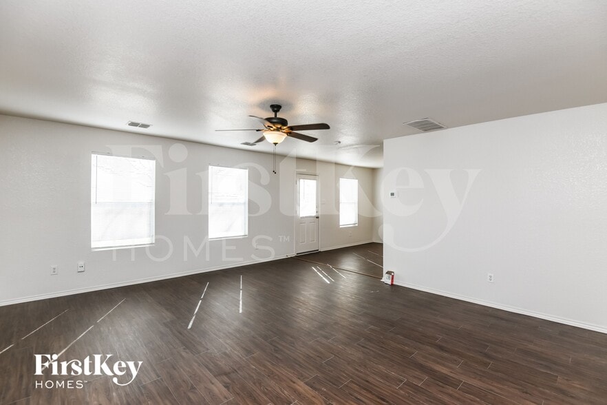 Building Photo - 6624 Meadow Way Ln