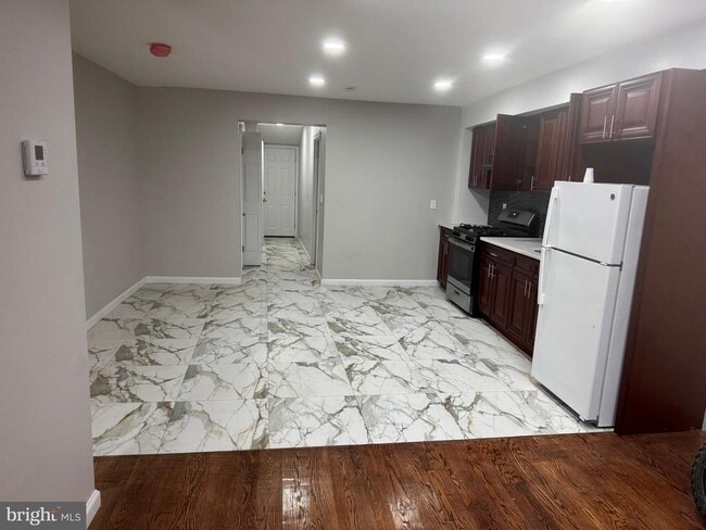 Building Photo - 810 McDowell Ave