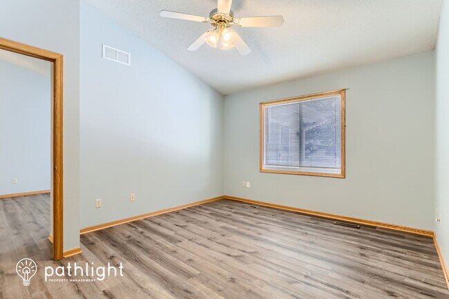 Building Photo - 12375 Walnut Dr