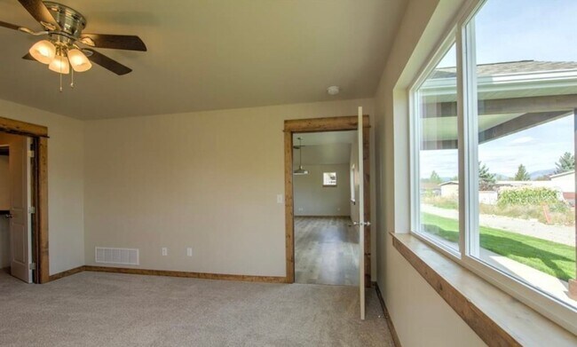 Building Photo - Spacious 3BR/2BA Home in Quiet Belgrade Neighborhood with Fenced Backyard & Garage