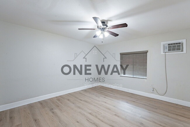 Building Photo - 745 E Pierce St