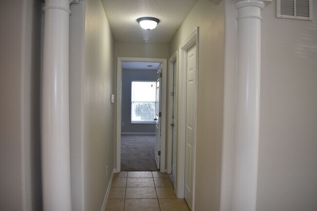 Building Photo - 2415 Sabastian St
