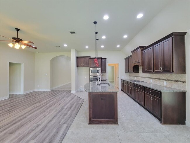 Building Photo - 1314 Watercrest Park Ln