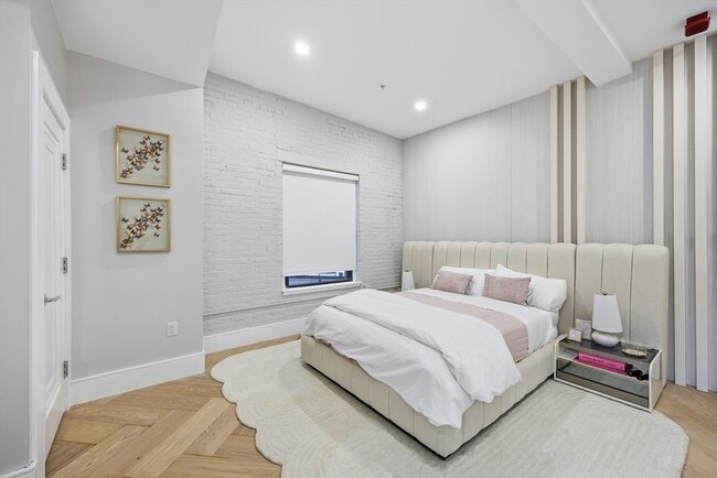 Building Photo - 125 Broad St