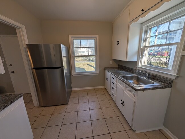 Building Photo - 2077 SW Lane St