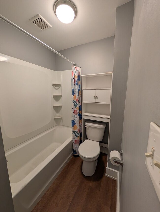 Building Photo - 1955 W 58th-Lower