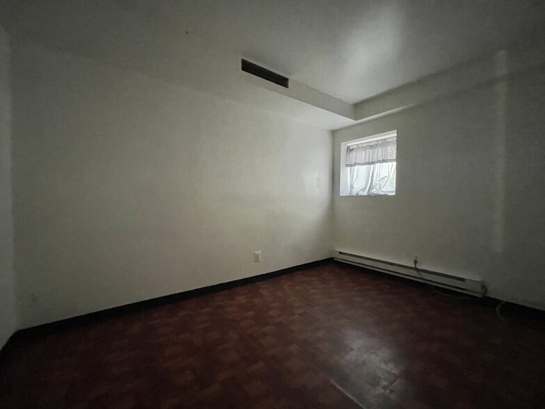 Primary Photo - 442 W 238th St