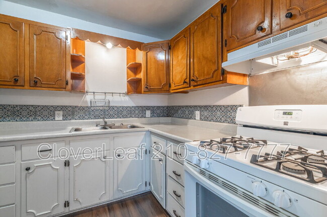 Building Photo - 317 Kashmuir Pl