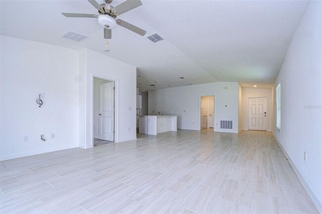 Building Photo - 8879 Little Bluestem Dr