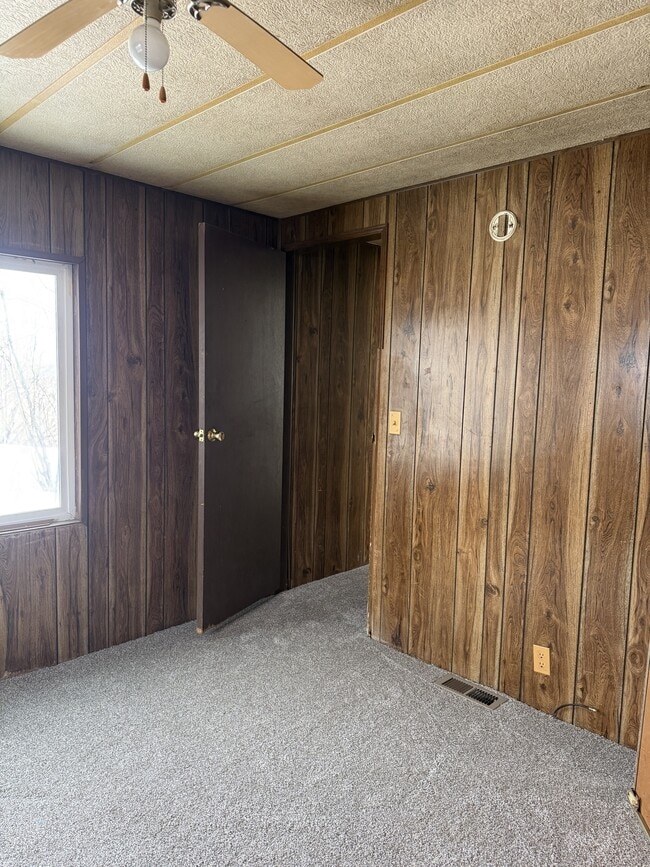 Building Photo - 1309 N Pioneer Peak Dr