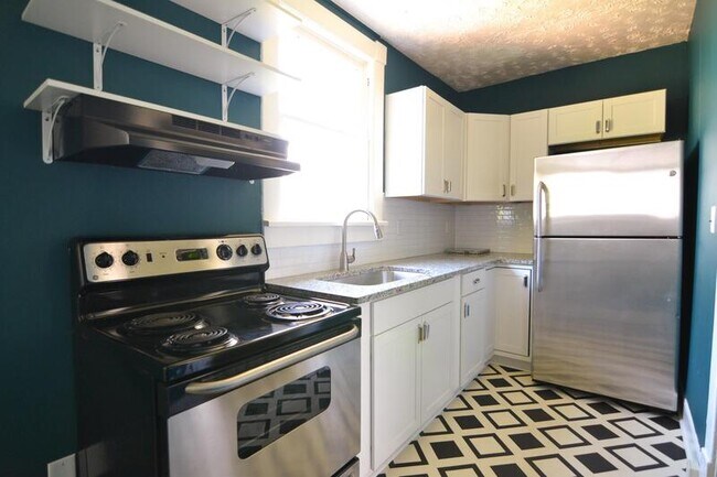 Building Photo - 470 Rivermont, Unit 1
