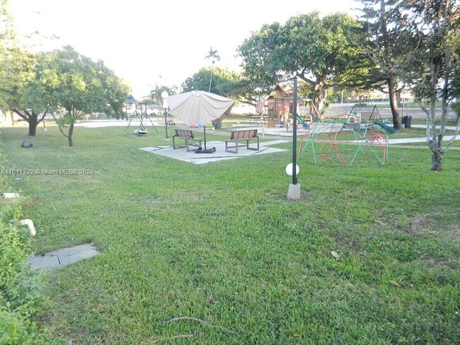 Building Photo - 8782 SW 12th St