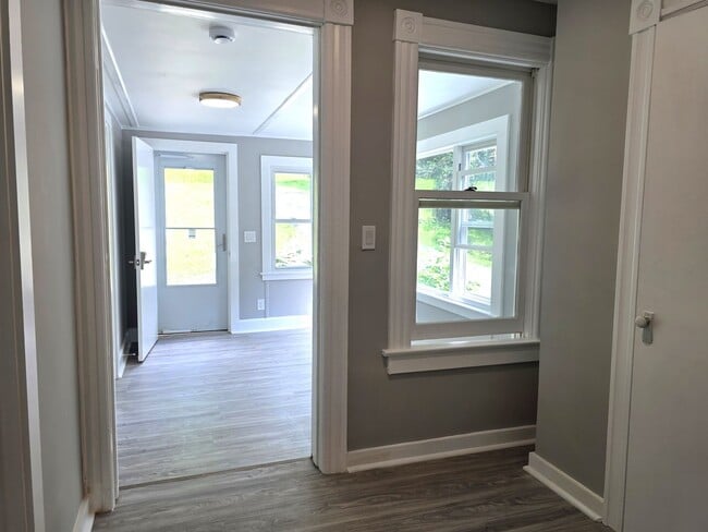 Building Photo - Walk to Williams College | Updated 3BR | Pet Friendly w/ Parking & Yard