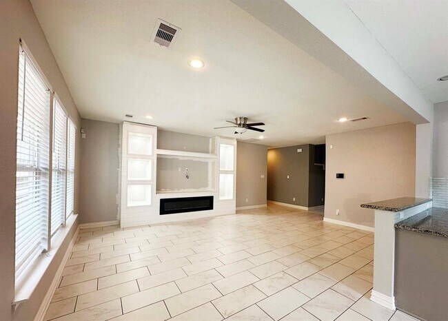 Building Photo - 7638 Bronze Trail Dr