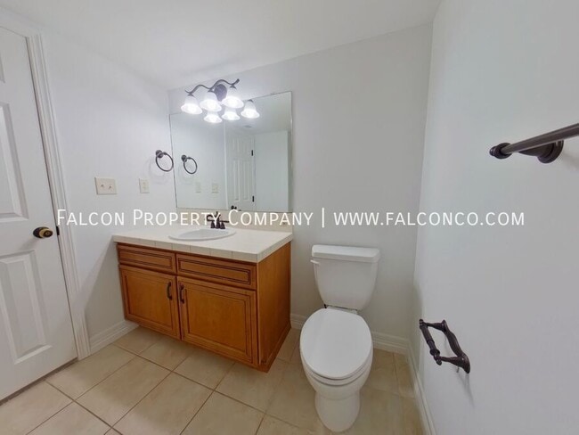 Building Photo - 302 All Sky Dr