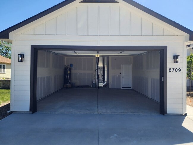 Building Photo - New Construction 3 bed 2 bath 2 car garage
