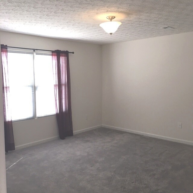 Building Photo - Tates Creek Village. 1st Floor Master BR!  260204