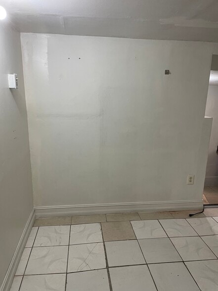 Building Photo - 3131 W 16th Ave