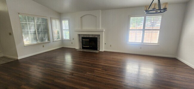 Building Photo - 6415 Canyon Creek Way