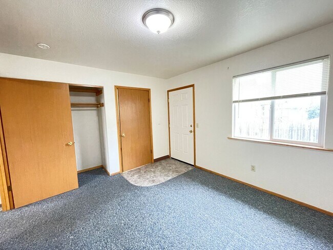 Building Photo - 1 Simpson St