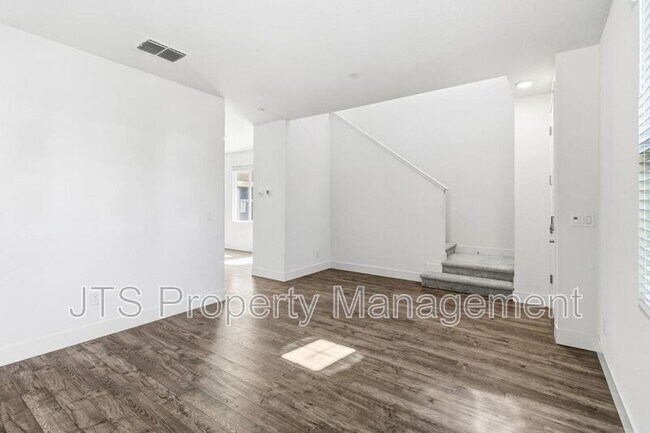 Building Photo - 3949 Aristotle Cir