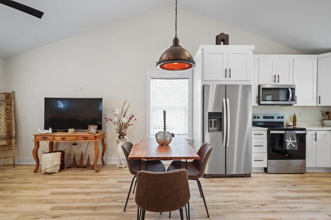 Building Photo - 71 Lafavre Ln