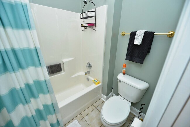 Building Photo - Walk to Naval Hospital! Beautiful Home, Gr...