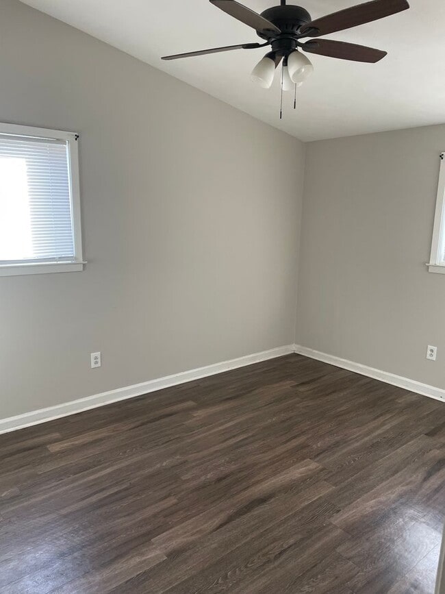 Building Photo - 3BR 1BA Home w/ Fenced Backyard & Patio • Stove-Ready Kitchen • Carport in Memphis