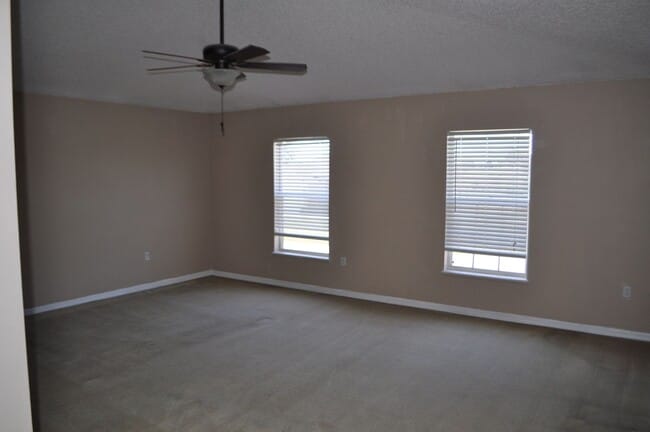 Building Photo - Nice 4 Bedroom 2.5 Bath 2 Car Garage Home ...