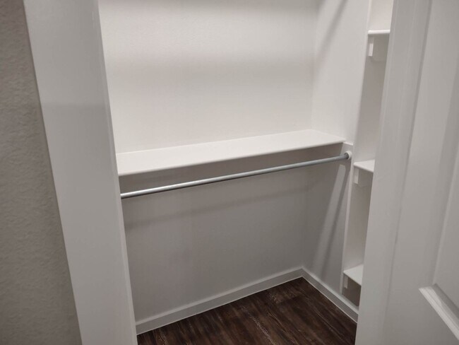 Building Photo - 2121 N Jayton Ave