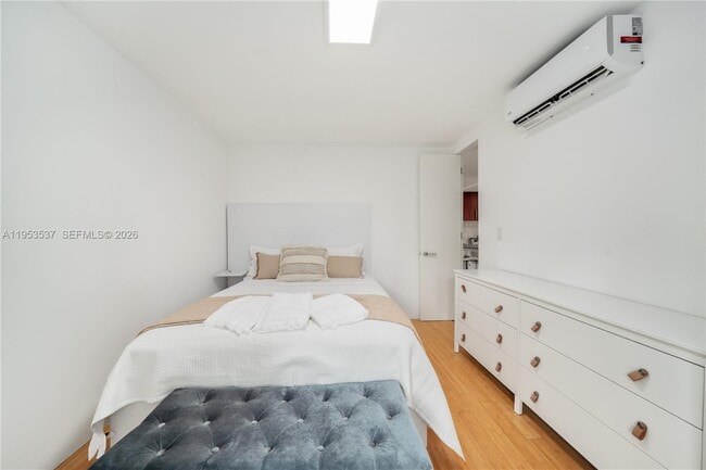 Building Photo - 651 NE 60th St